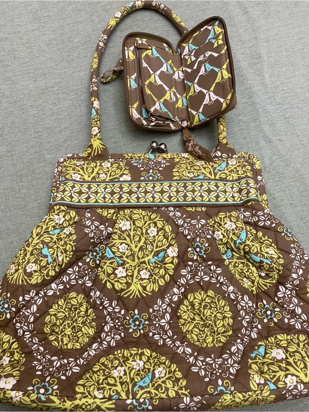 Vera Bradley Retired SITTIN' IN A TREE” Kisslock Quilted Shoulder Bag & Wristlet